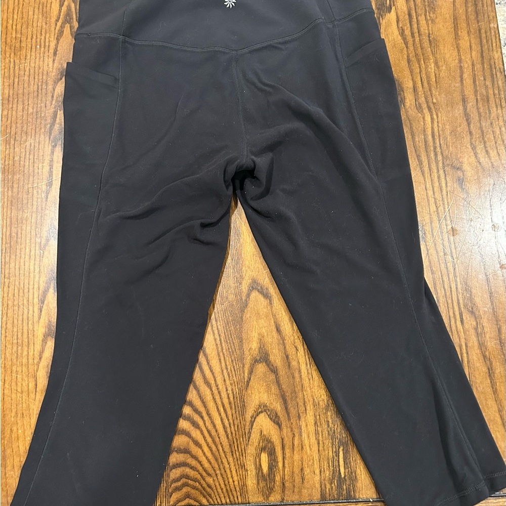 Athleta Salutation Stash Pocket II Black Capri Leggings, L